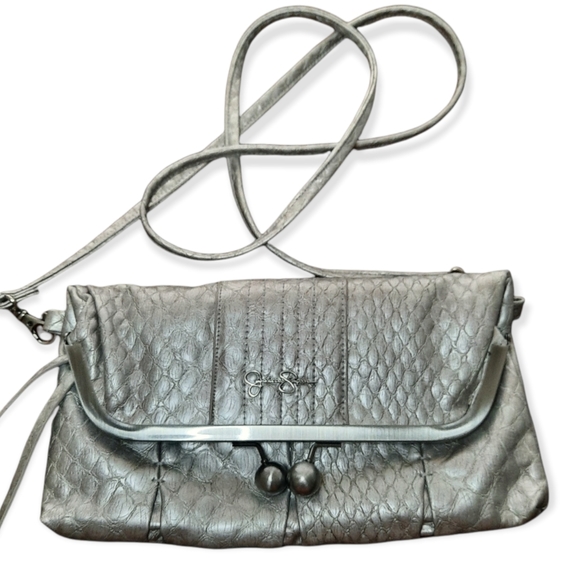 🟢3/$30 JESSICA SIMPSON silver crossbody - Picture 2 of 8